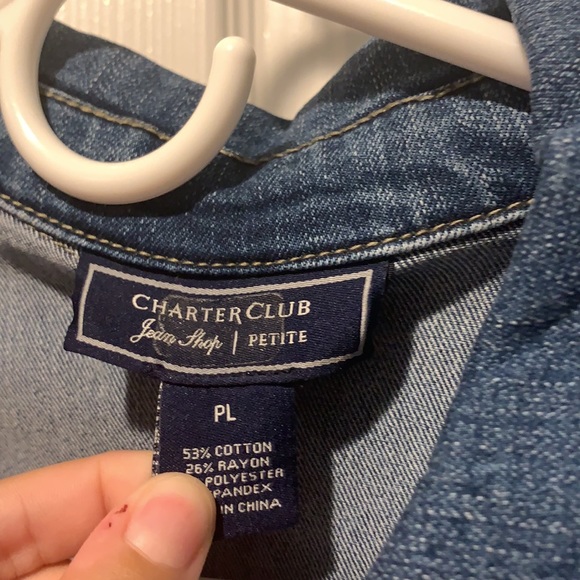 Woman’s custom jean jacket with Beatles and rolling stone toung - Picture 2 of 3